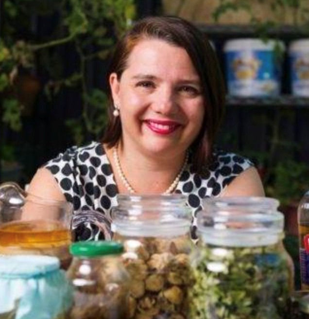 Serina Bird - The Joyful Frugalista reviews The Social Nest